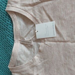 Banana Republic Signature Tee NWT